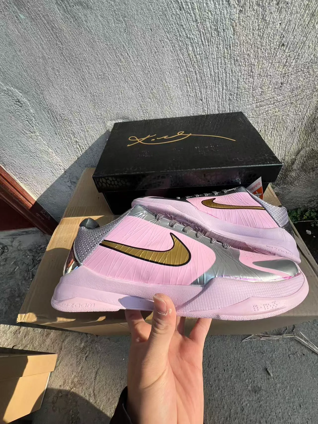 Nike Pink Silver Low-Top Silhouette Metallic Upper Basketball Shoes 7