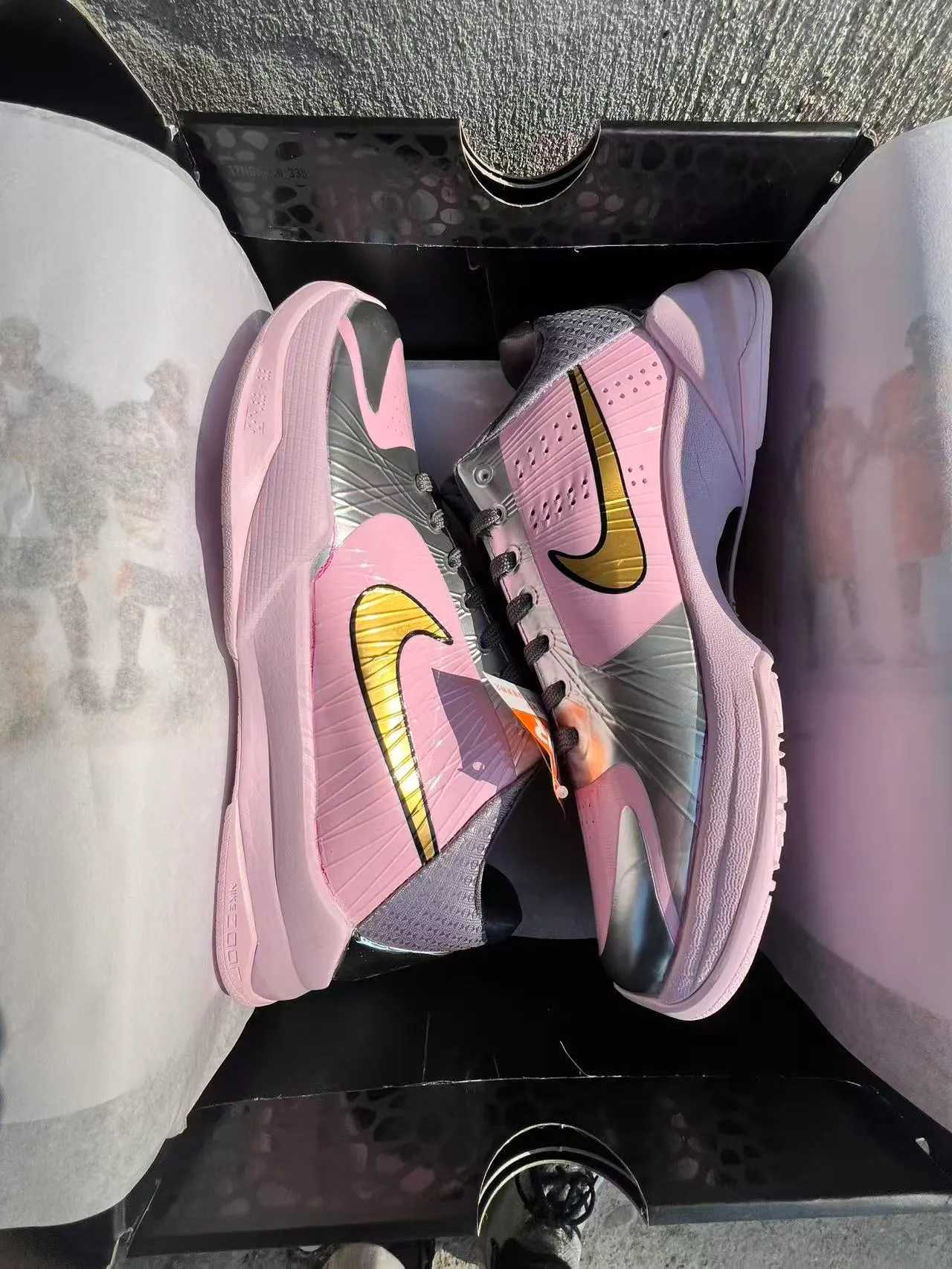 Nike Pink Silver Low-Top Silhouette Metallic Upper Basketball Shoes 9