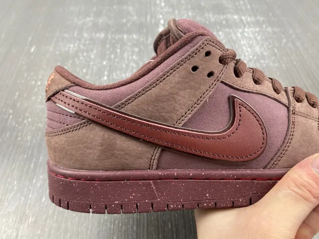 Nike SB Dunk Low বার্গান্ডি সুয়েড স্কেটবোর্ড জুতো 5