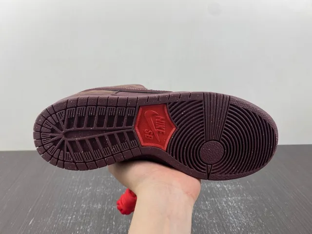 Nike SB Dunk Low বার্গান্ডি সুয়েড স্কেটবোর্ড জুতো 7
