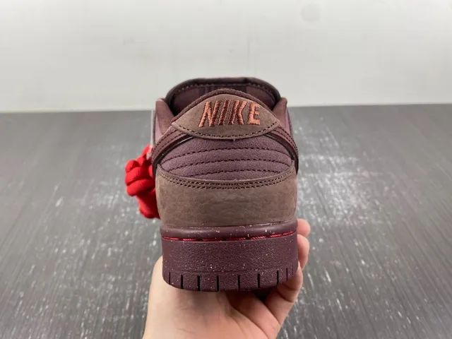 Nike SB Dunk Low বার্গান্ডি সুয়েড স্কেটবোর্ড জুতো 8