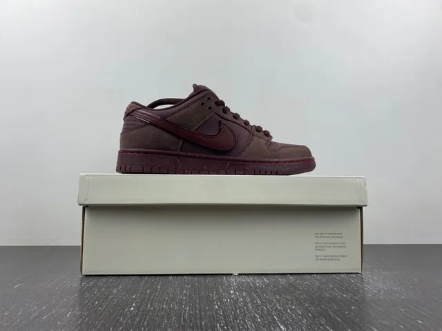 Nike SB Dunk Low বার্গান্ডি সুয়েড স্কেটবোর্ড জুতো 16