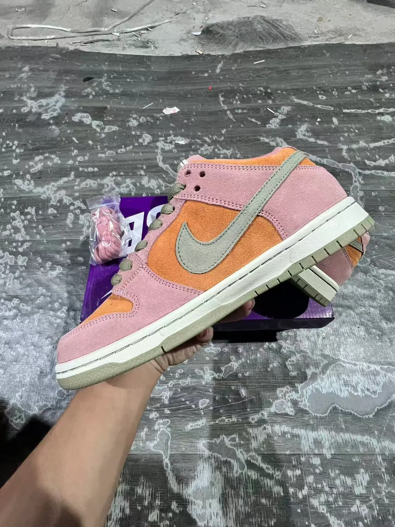 Nike SB Dunk Low गुलाबी नारंगी जैतून स्केटबोर्ड जूते 6