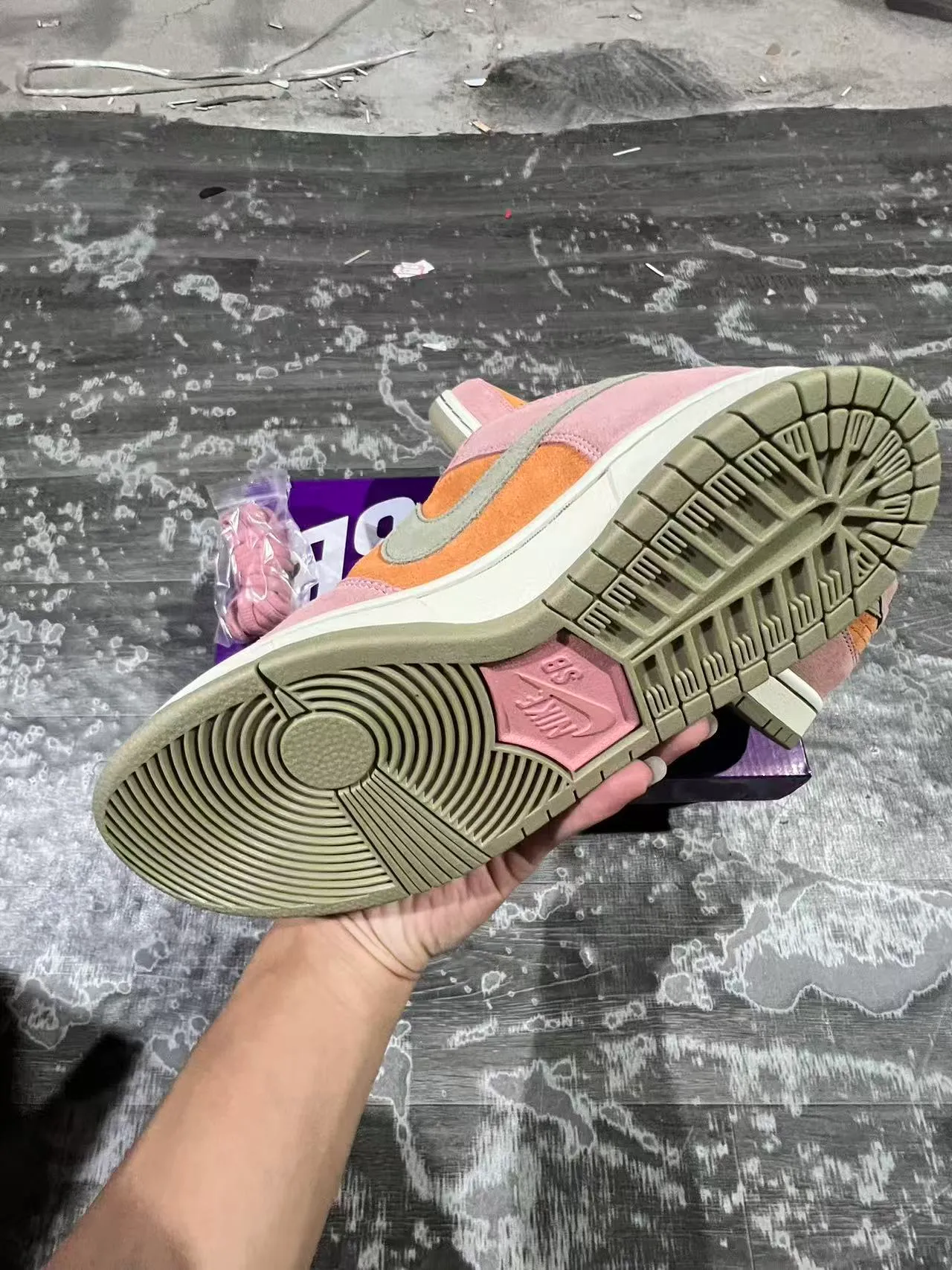 Nike SB Dunk Low गुलाबी नारंगी जैतून स्केटबोर्ड जूते 7