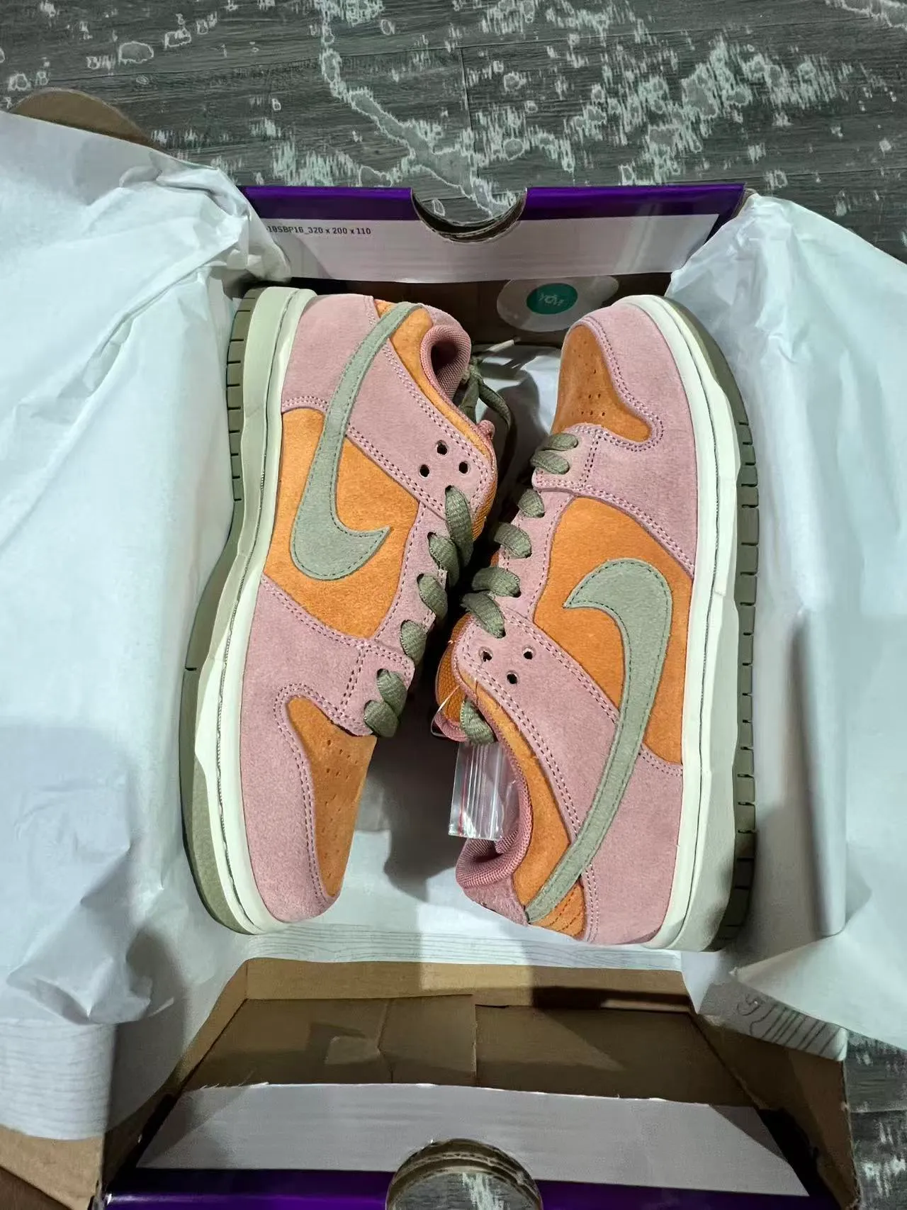 Nike SB Dunk Low गुलाबी नारंगी जैतून स्केटबोर्ड जूते 10