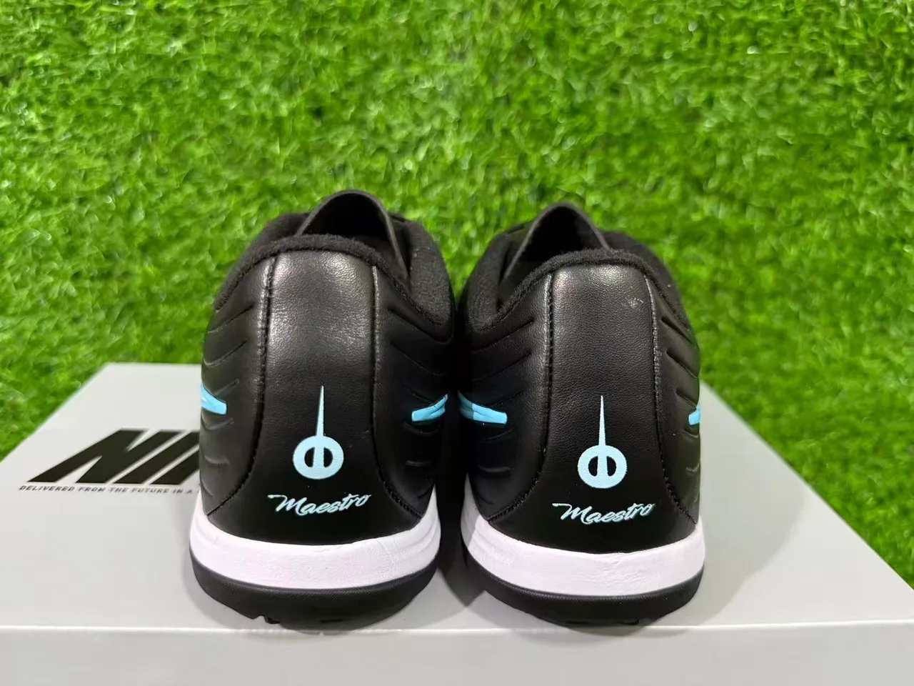 Nike Tiempo Legend أسود/أزرق فاتح العشب الصناعي أحذية كرة القدم 2