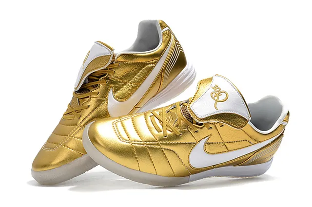 Nike Tiempo Legend White Gold Quilted Leather Upper Metallic Swoosh Indoor Soccer Shoes 2