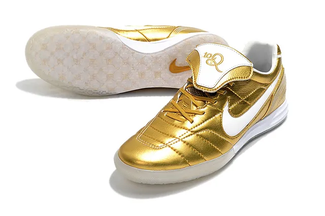 Nike Tiempo Legend White Gold Quilted Leather Upper Metallic Swoosh Indoor Soccer Shoes 6