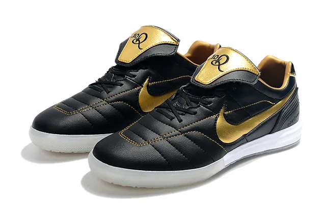 Nike Tiempo Legend White Gold Quilted Leather Upper Metallic Swoosh Indoor Soccer Shoes 18