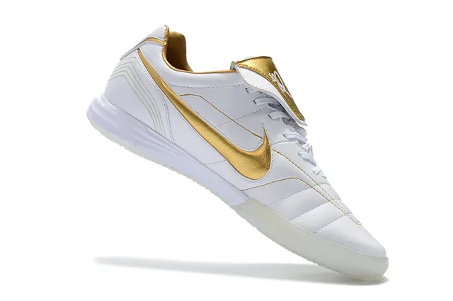 Nike Tiempo Legend White Gold Quilted Leather Upper Metallic Swoosh Indoor Soccer Shoes 23