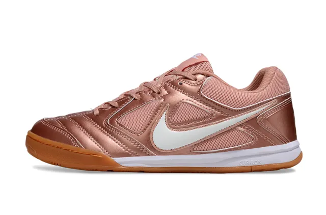 Nike Tiempo وردي أبيض معدني وردي ذهبي علوي اصطناعي Swoosh أحذية كرة قدم داخلية 2