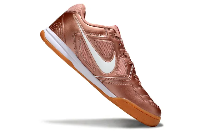 Nike Tiempo وردي أبيض معدني وردي ذهبي علوي اصطناعي Swoosh أحذية كرة قدم داخلية 4