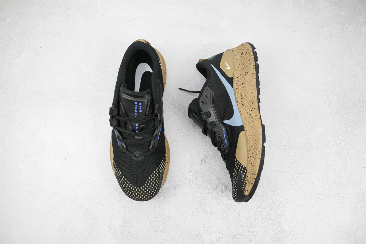 Nike Trail Running Shoe Black Light Blue Tan Speckled Midsole Running Shoes 8
