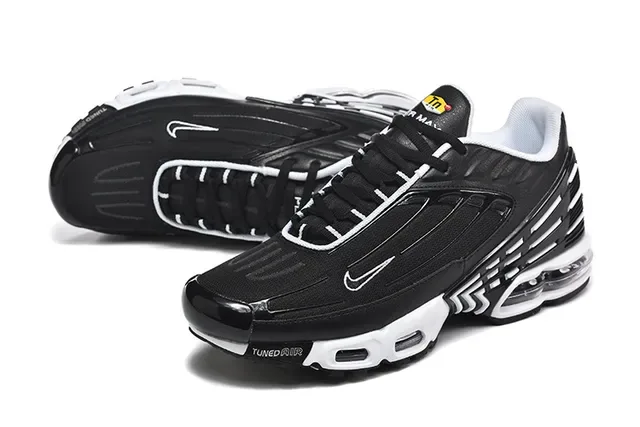 Nike Tuned Air Black and Cyan Lifestyle Sneakers 4