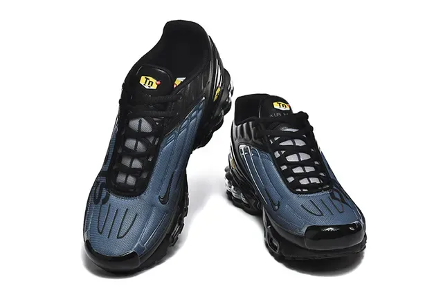 Nike Tuned Air Black and Cyan Lifestyle Sneakers 9