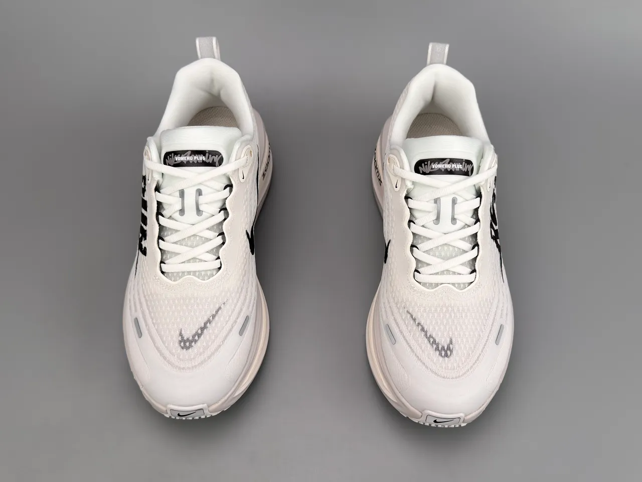 Nike White Black Engineered Mesh Upper Bold Graphic Side Panel Running Shoes 9
