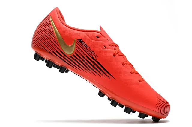 Nike সাদা কালো লো-কাট সিন্থেটিক আপার চেভরন-প্যাটার্নড মিডফুট কেজ আর্সিফিসিয়াল গ্রাস সকার শু 22