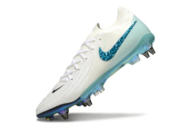 Nike白色蓝色针织鞋面彩虹色鞋底天然草地足球鞋 3