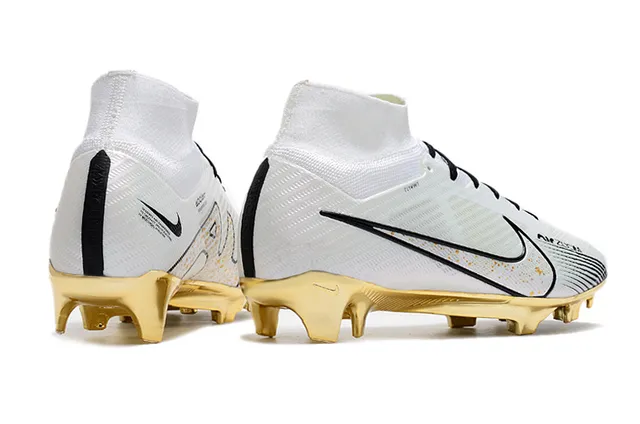 Nike Zapatillas de fútbol con empeine alto con ajuste de calcetín, suela metálica de placa y superficie de firme 15