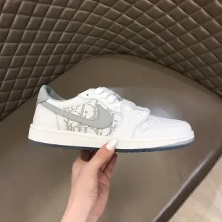 Nike Zapatillas Lifestyle Blancas y Grises Low Top Punta Perforada
