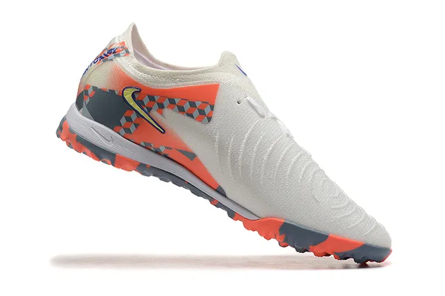 Nike White Orange Low-Cut Synthetic Upper Geometric Overlay Pattern Turf Soccer Shoes 4