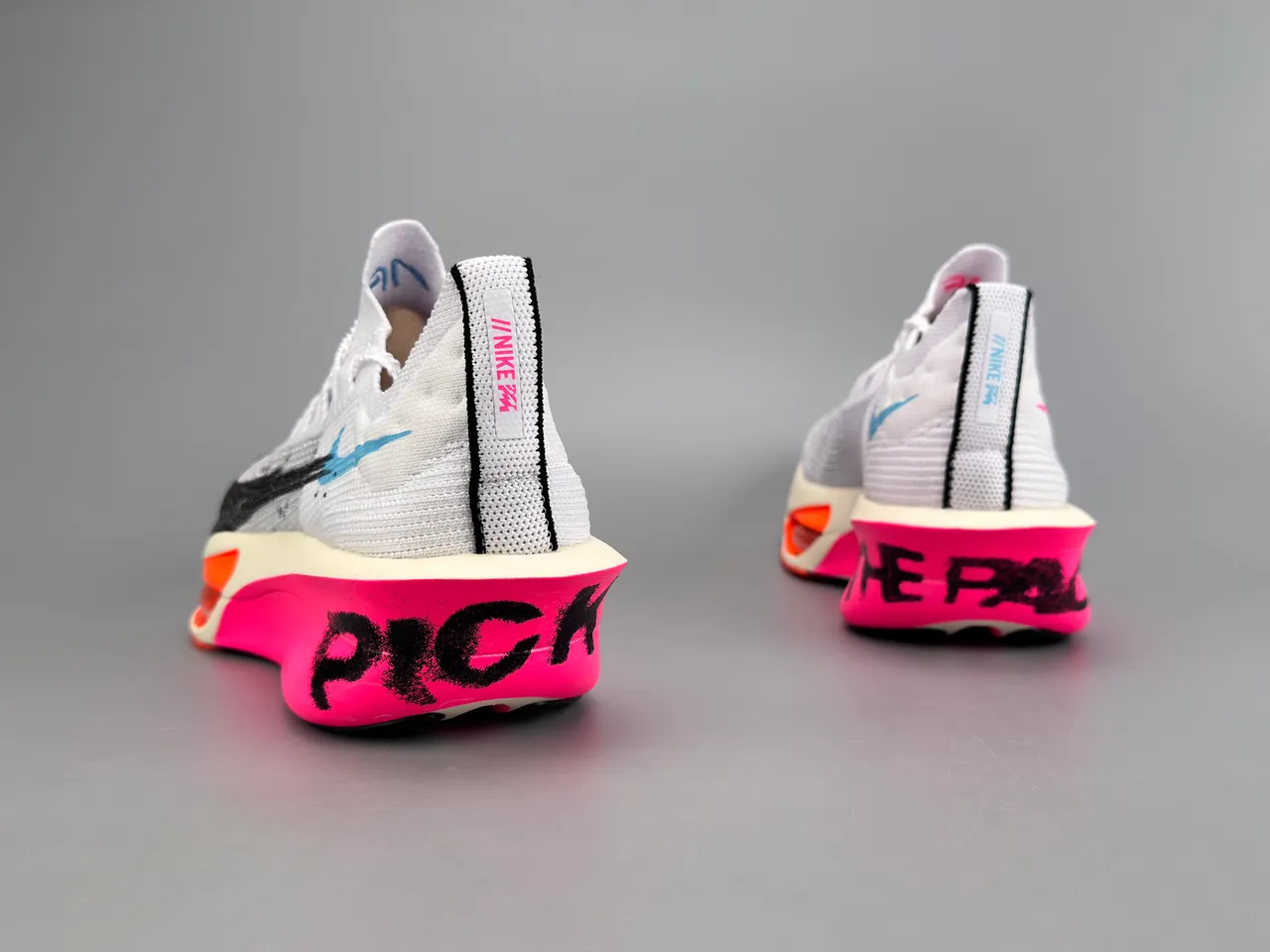 Nike chaussures de course blanc rose avec tige en maille Air Zoom Forefoot Unit 2