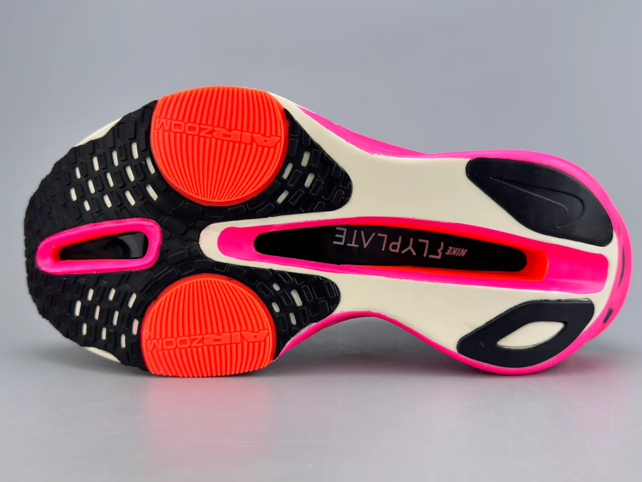 Nike chaussures de course blanc rose avec tige en maille Air Zoom Forefoot Unit 8
