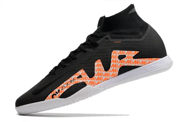 Nike zapatillas de fútbol indoor con cuello alto Flyknit en blanco y morado 23