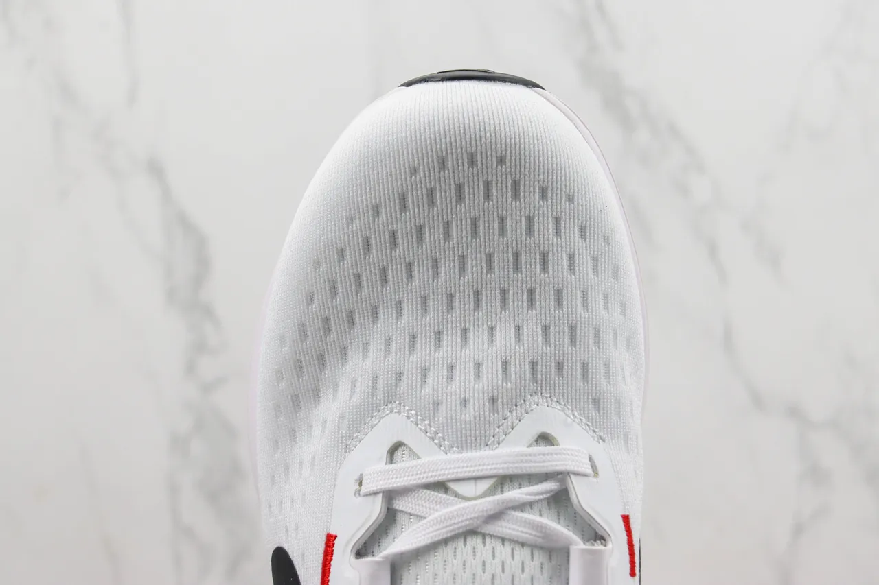 Tênis de corrida Nike branco vermelho com upper de malha engineered, branding Swoosh preto 6