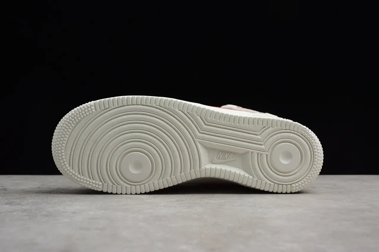 Nike Tênis Lifestyle Branco e Vermelho de Cano Alto com Tira no Tornozelo 3