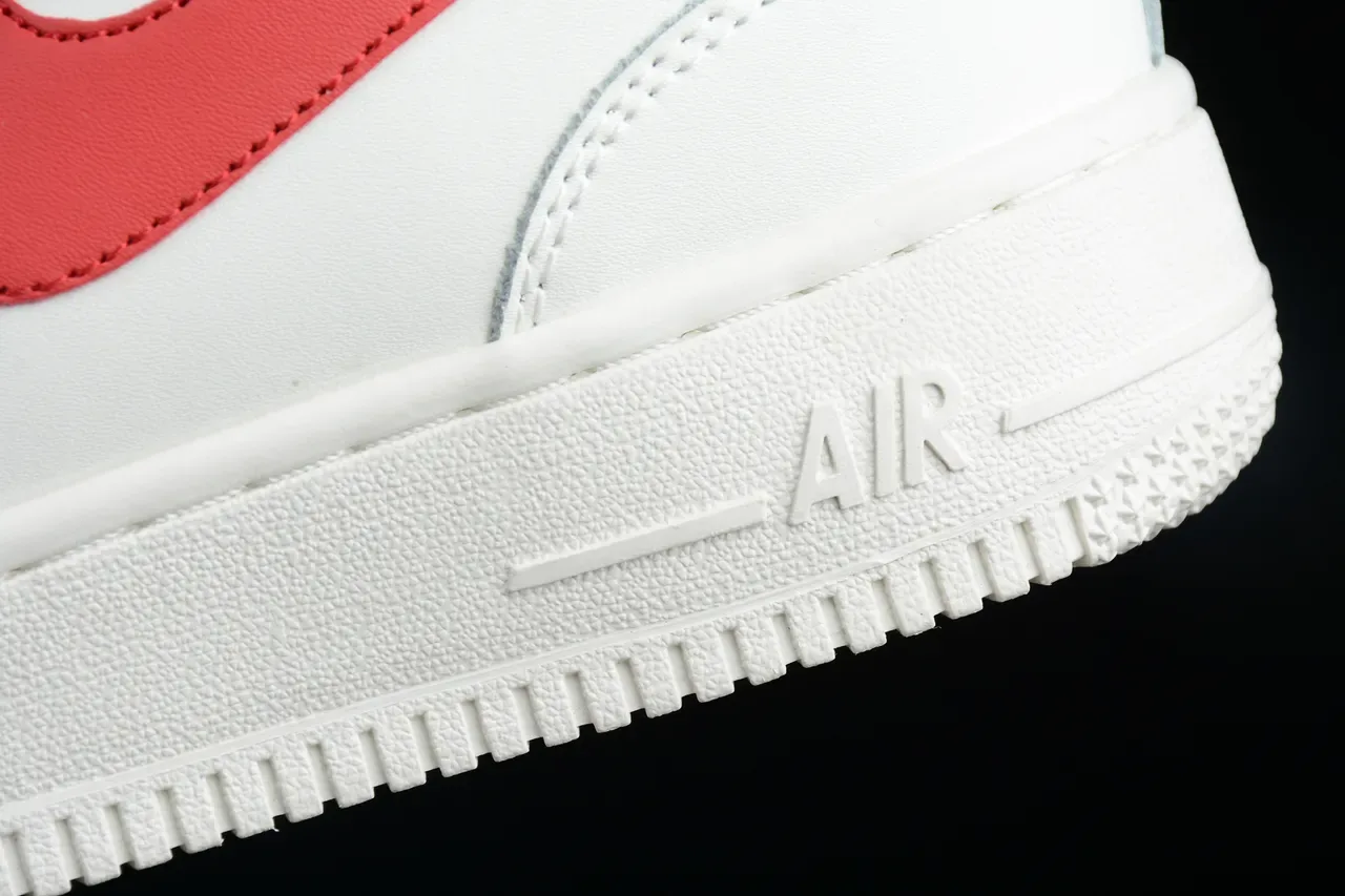 Nike Tênis Lifestyle Branco e Vermelho de Cano Alto com Tira no Tornozelo 6
