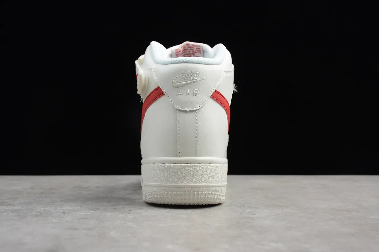 Nike Tênis Lifestyle Branco e Vermelho de Cano Alto com Tira no Tornozelo 13