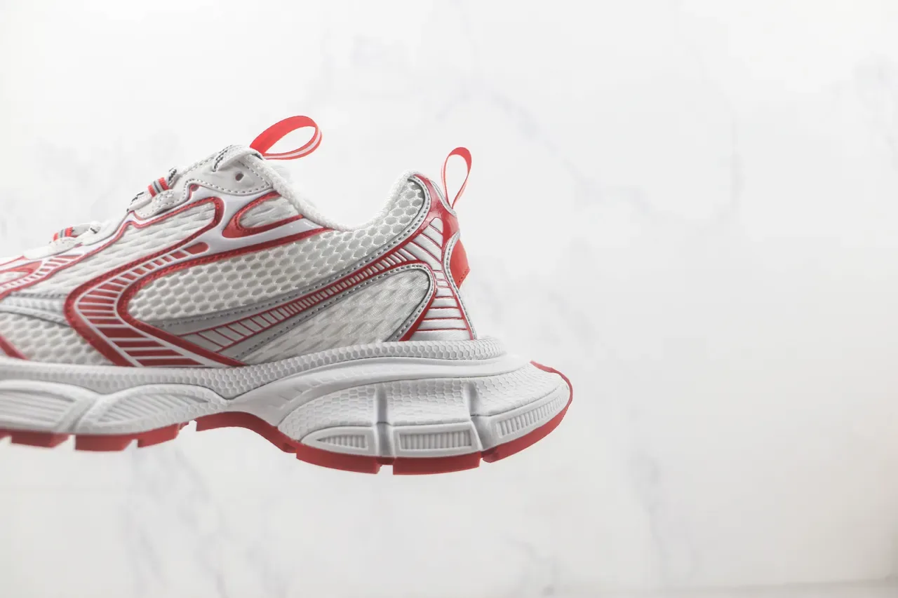 Nike সাদা লাল লেয়ার্ড সিন্থেটিক কেজ ওভারলে শ্বাসযোগ্য মেশ আপার চাঙ্কি স্নিকার 7