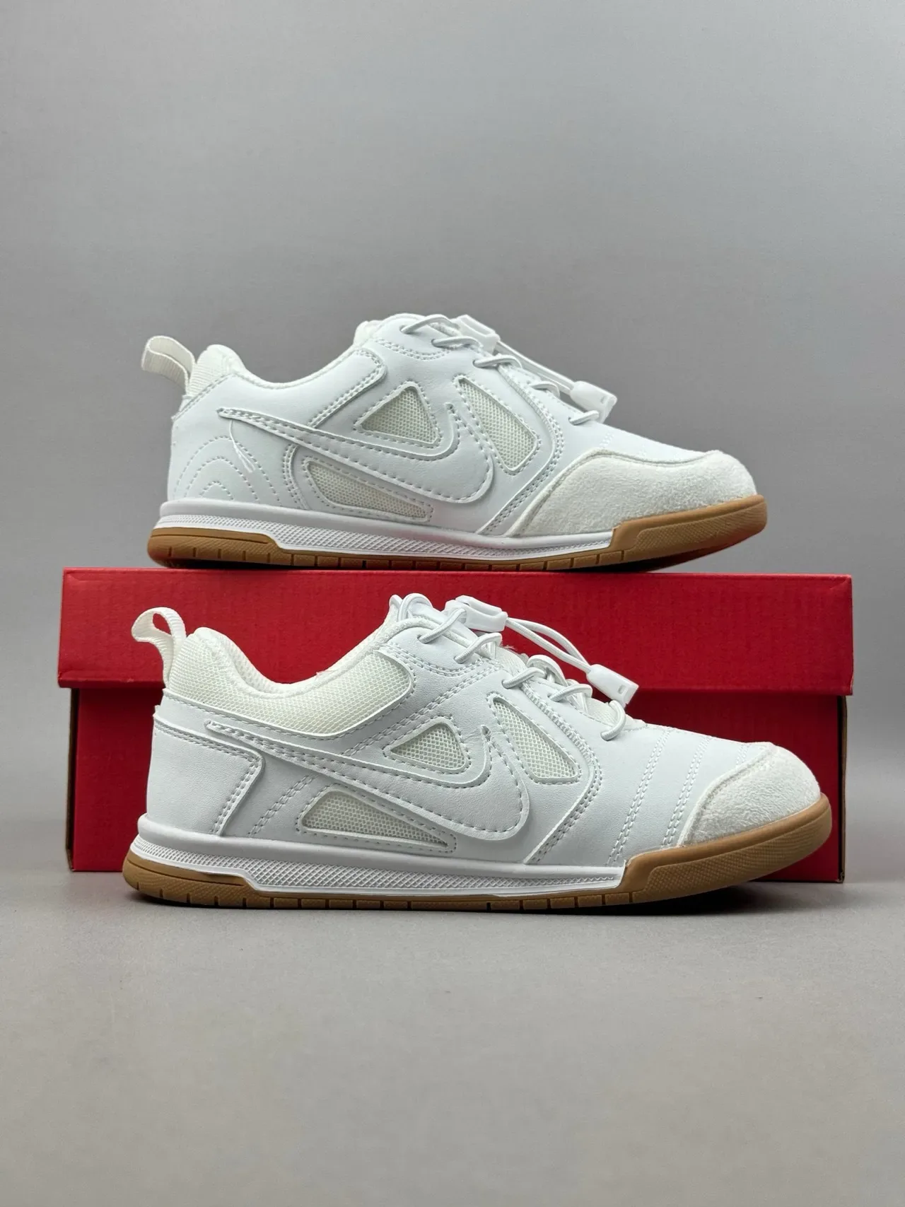 Nike White Red Low-Top Gum Sole Lifestyle Sneakers 23