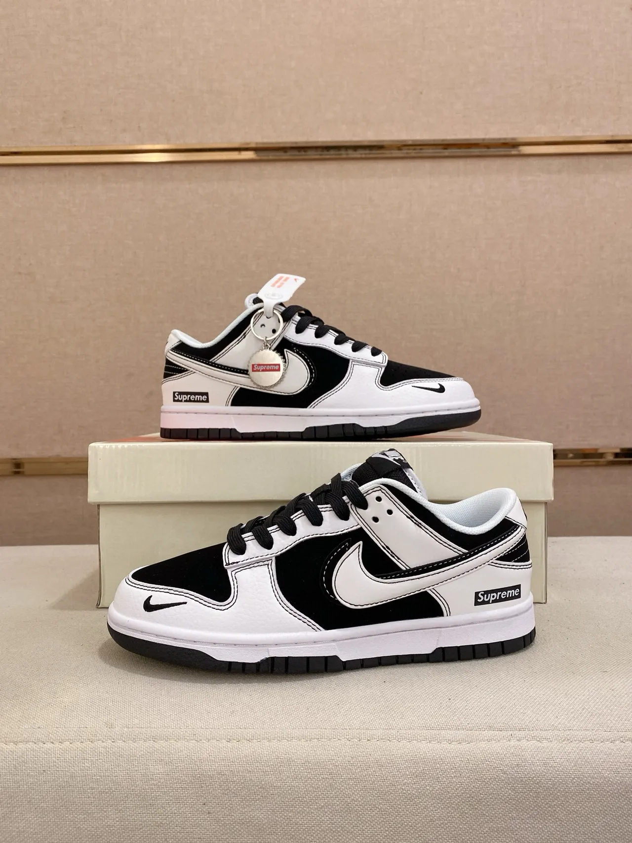 Nike x Supreme Dunk Low काला सफेद स्केटबोर्ड जूते 7