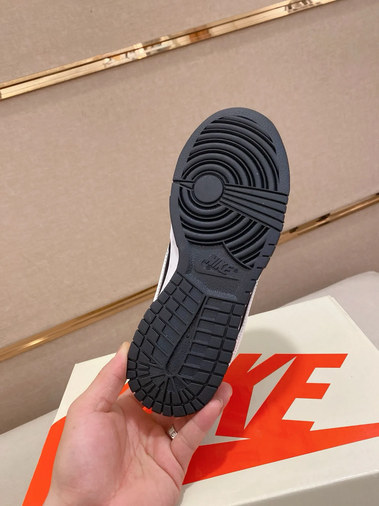 Nike x Supreme Dunk Low काला सफेद स्केटबोर्ड जूते 9