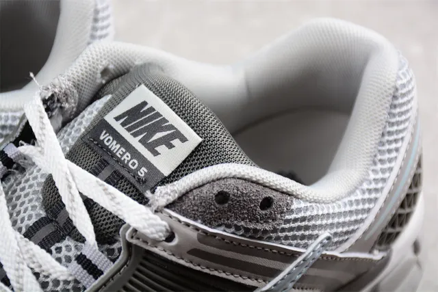 Nike Zoom 2K Gray Blue Mesh And Synthetic Cage Upper Light Swoosh Accent Running Shoes 6
