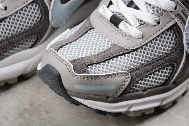 Nike Zoom 2K Gray Blue Mesh And Synthetic Cage Upper Light Swoosh Accent Running Shoes 8