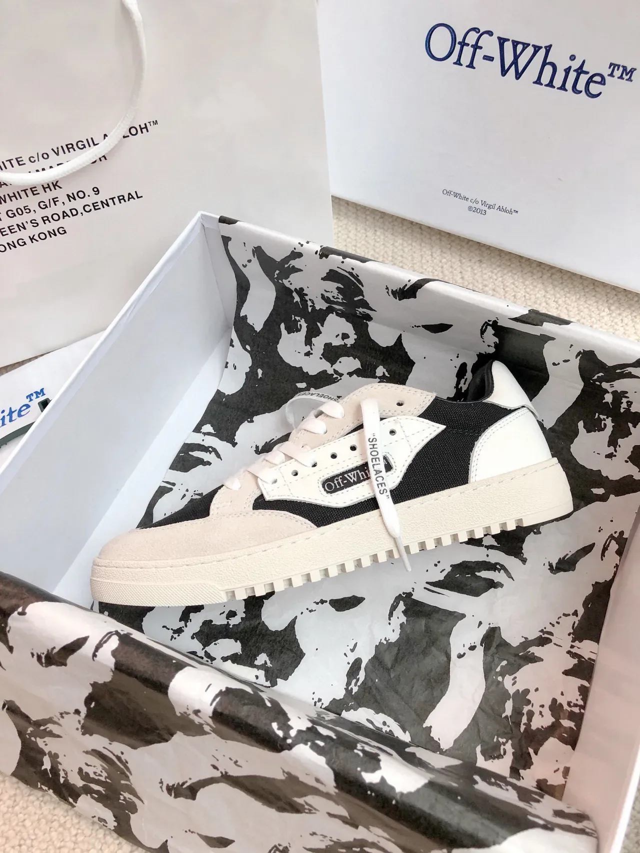 Off-White Noir Beige Baskets Lifestyle Basses Hybrides en Textile-Suede 3