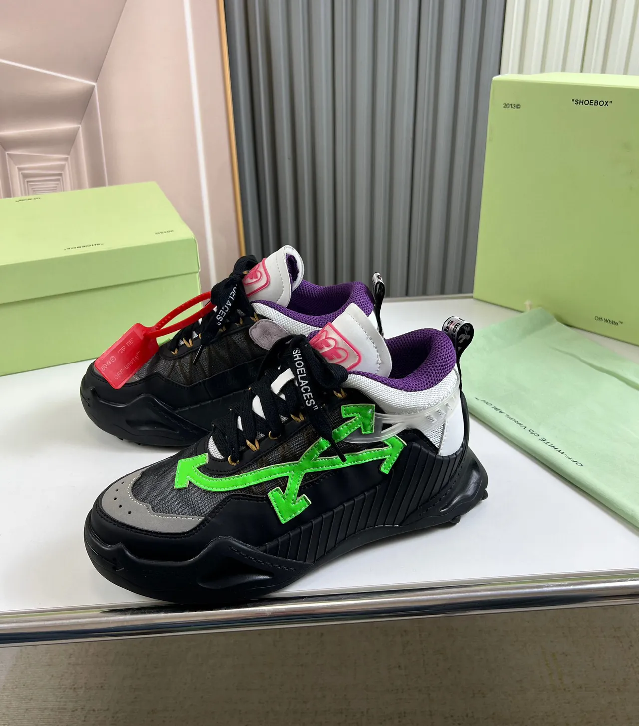 Off-White काला हरा सोल औद्योगिक तीर मोटिफ चंकी स्नीकर 8