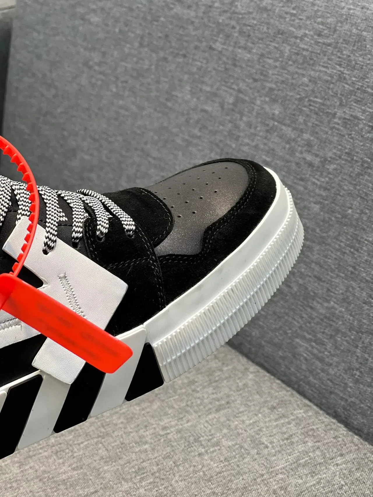 Off-White Baskets Lifestyle Hautes Noires et Blanches 3