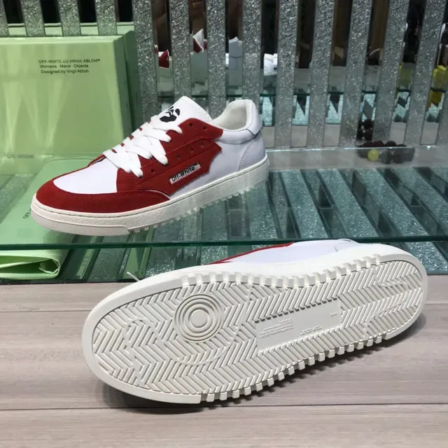 Off-White Zapatillas Lifestyle Rojas Low-Top de Ante y Cuero con Paneles 2