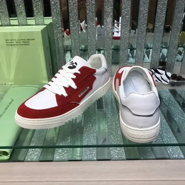Off-White Zapatillas Lifestyle Rojas Low-Top de Ante y Cuero con Paneles 4