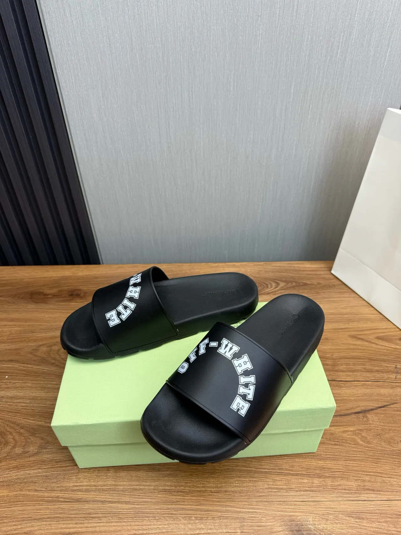 Off-White 黑色模具橡胶结构 单宽带拖鞋 3