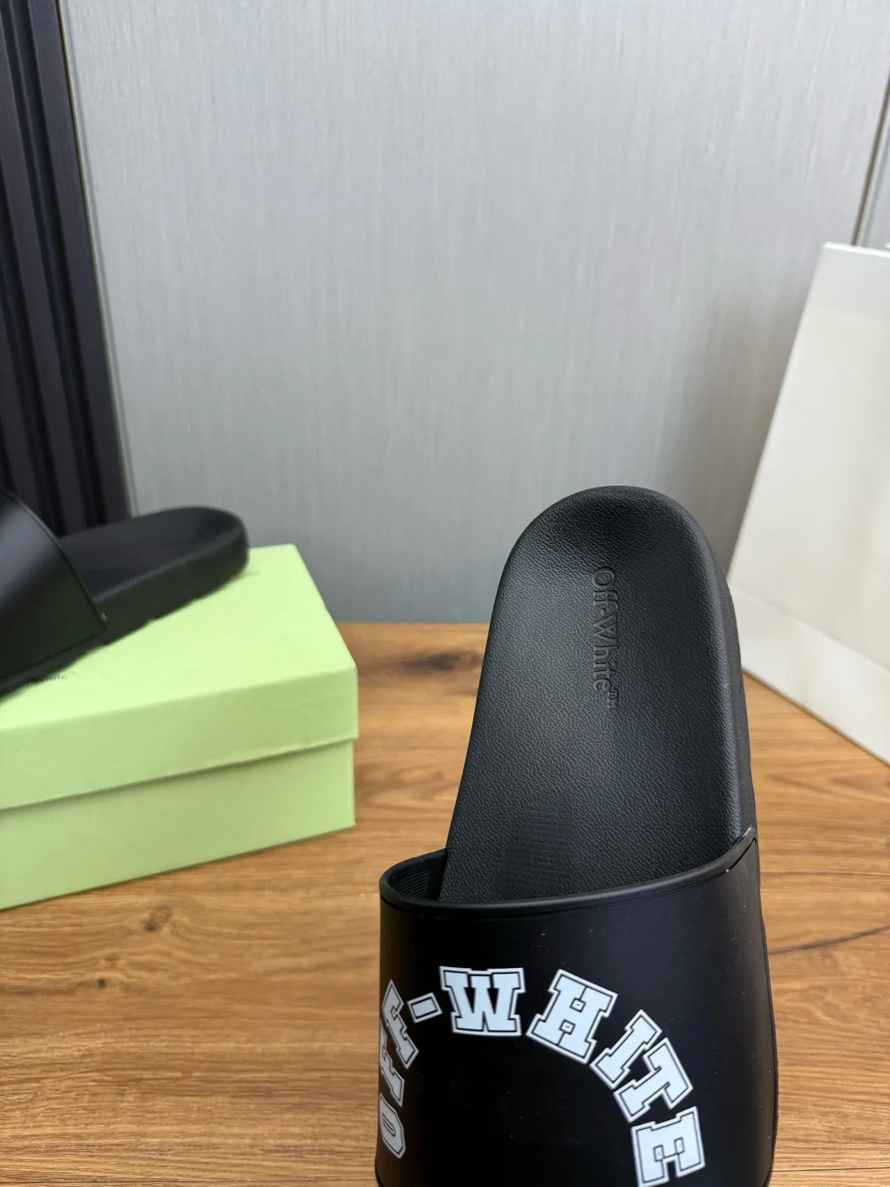 Off-White 黑色模具橡胶结构 单宽带拖鞋 8