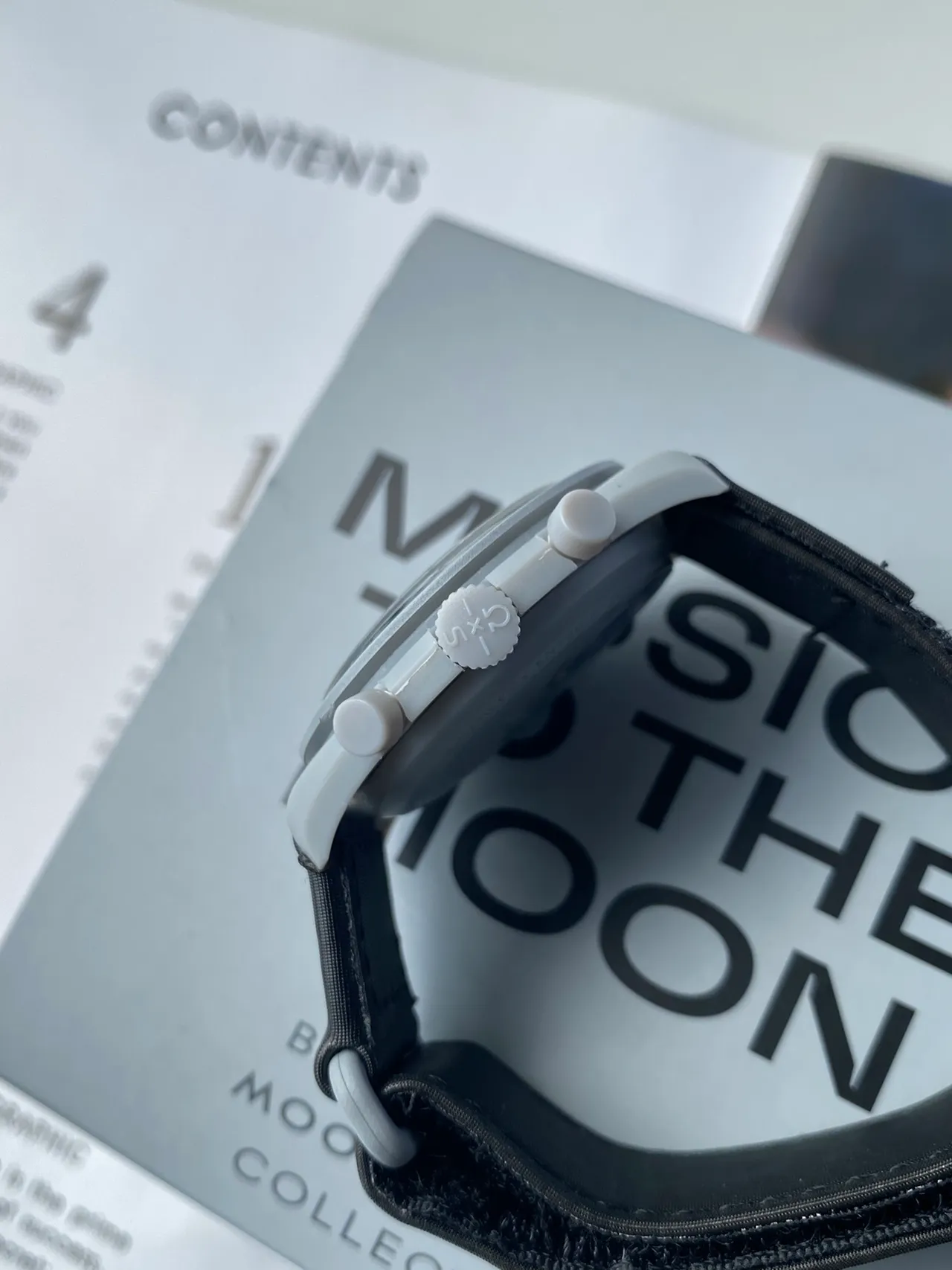 Omega x Swatch Speedmaster 黑色表盘 机械腕表 2