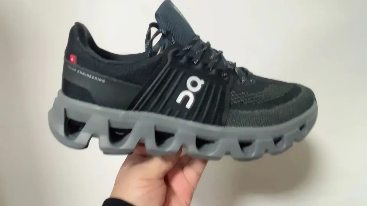 On 黑色灰色工程网面鞋面分段 CloudTec 中底生活方式运动鞋 7