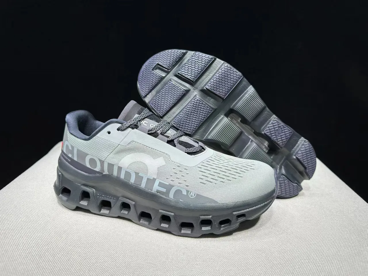 On Cloudmonster 灰黑跑鞋 10