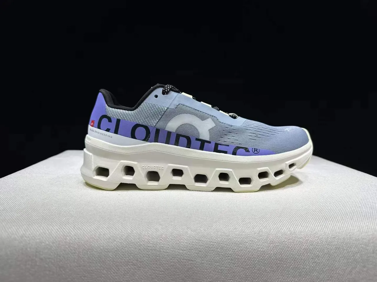 On 灰紫工程针织上层开放六边形 CloudTec 中底 运动鞋 4