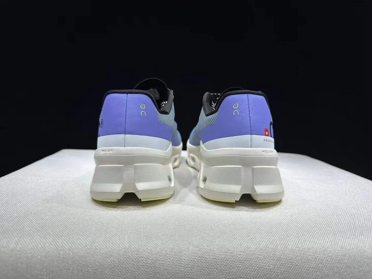 On 灰紫工程针织上层开放六边形 CloudTec 中底 运动鞋 7